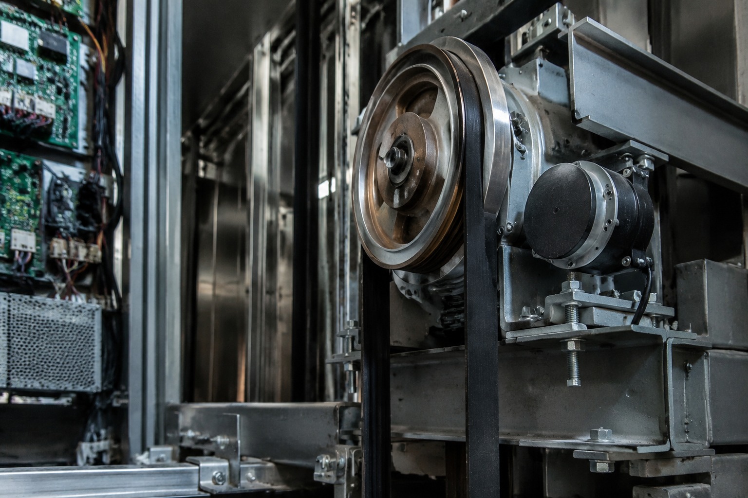 Panduan Memilih Encoder Lift di Indonesia Tepat